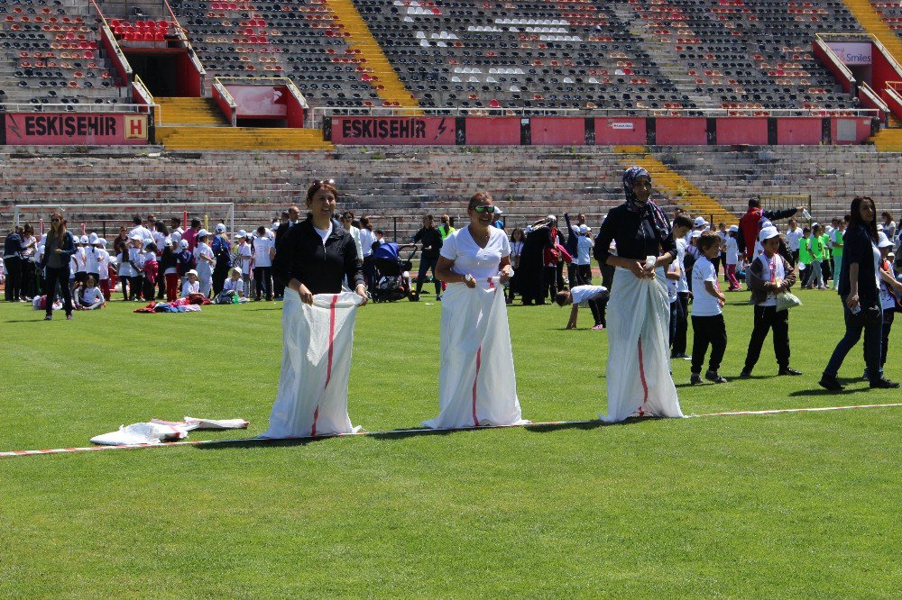 İlkokul Öğrencilerinin Oyun Coşkusu