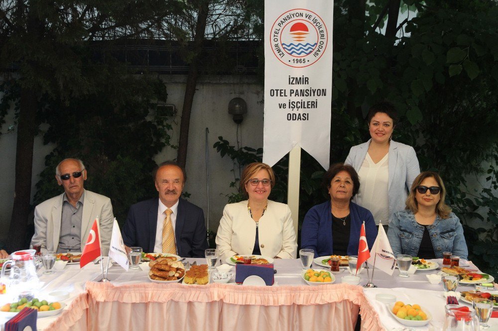 Pekdaş: “Basmane’yi Bilmeden İzmir’i Tanıyamazsınız”