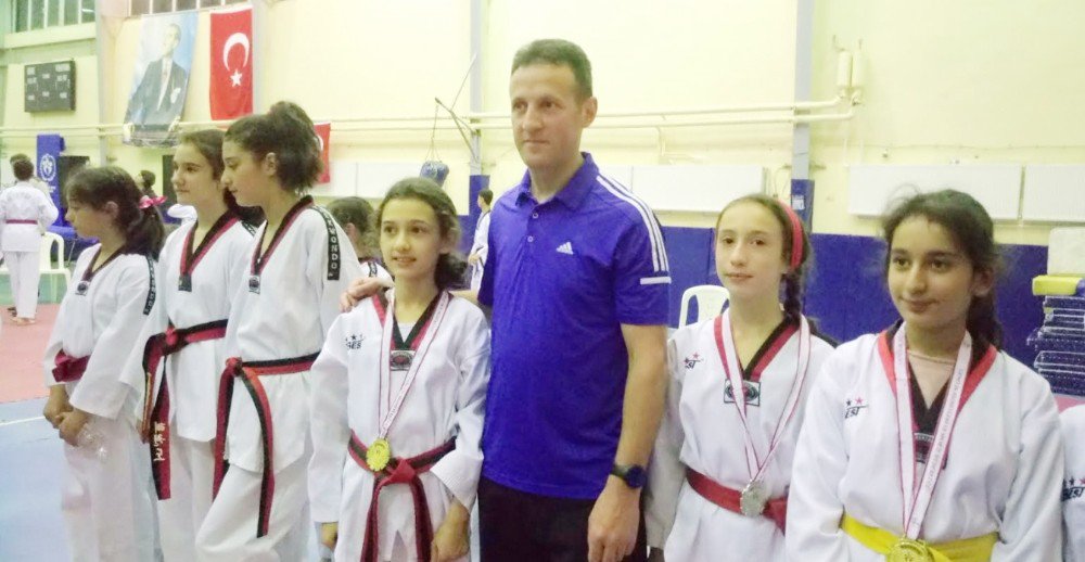 Taekwondo Dereceleri Sevindirdi