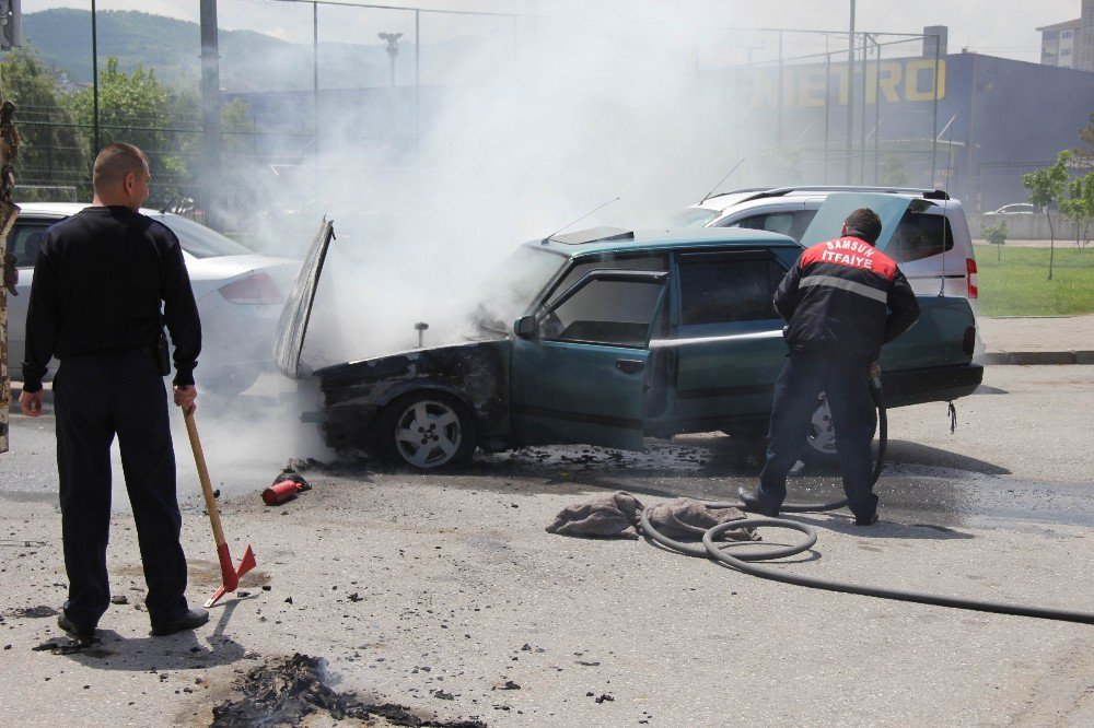 Seyir Halindeki Otomobilde Yangın Çıktı