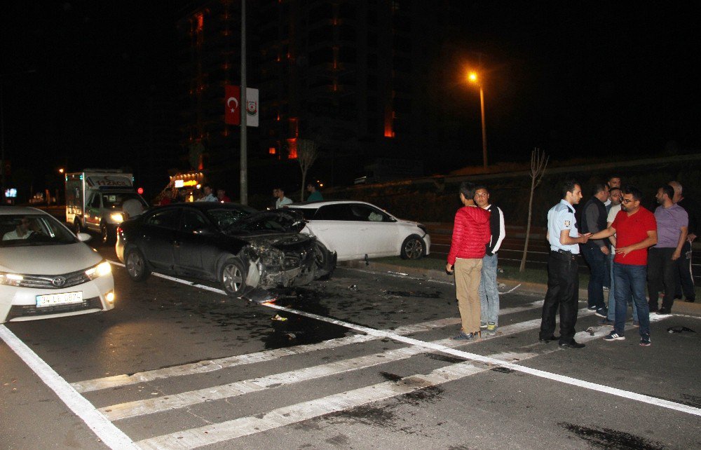 Şanlıurfa’da Zincirleme Trafik Kazası: 4 Yaralı