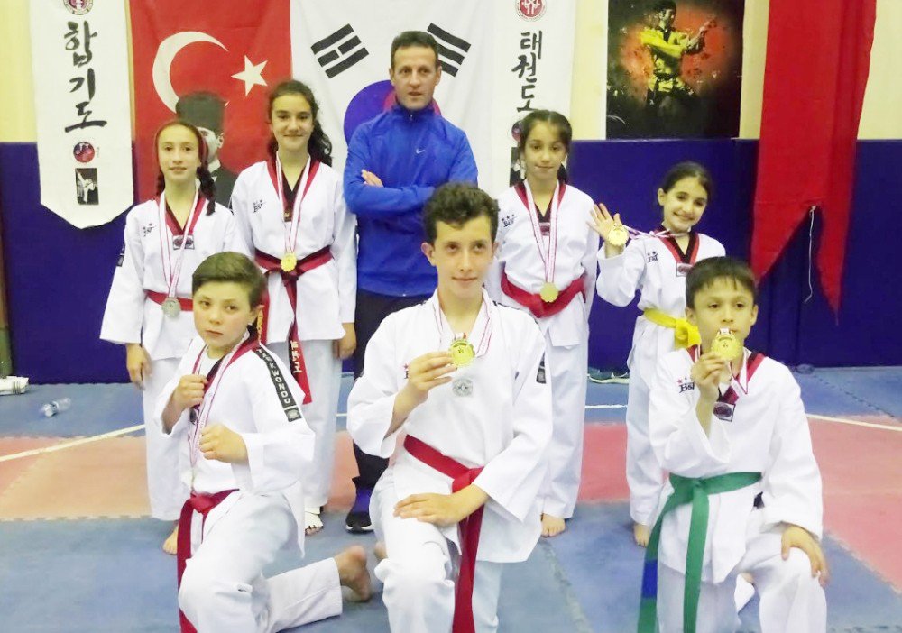 Taekwondo Dereceleri Sevindirdi