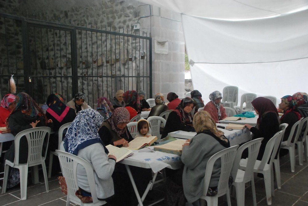 Niksar’da Melik Gazi Türbesinde Mukabele Okunacak