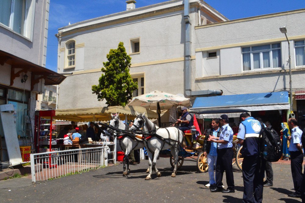 Zabıtadan Adalar Bölgesindeki Faytonculara Denetim