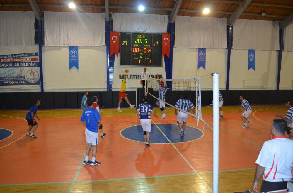 Kahta Belediyesi Voleybol Takımı Şampiyon Oldu