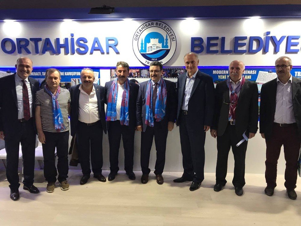 Başkan Genç, Protokole Standı Gezdirdi