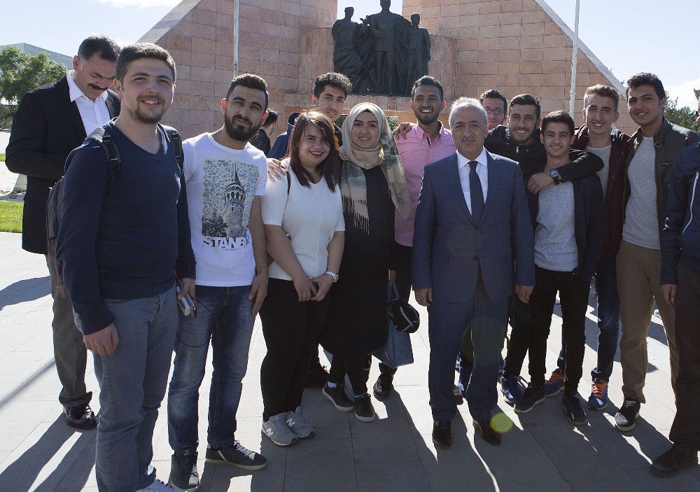 Atatürk Üniversitesi Bahar Şenlikleri’nde Ceceli Rüzgârı