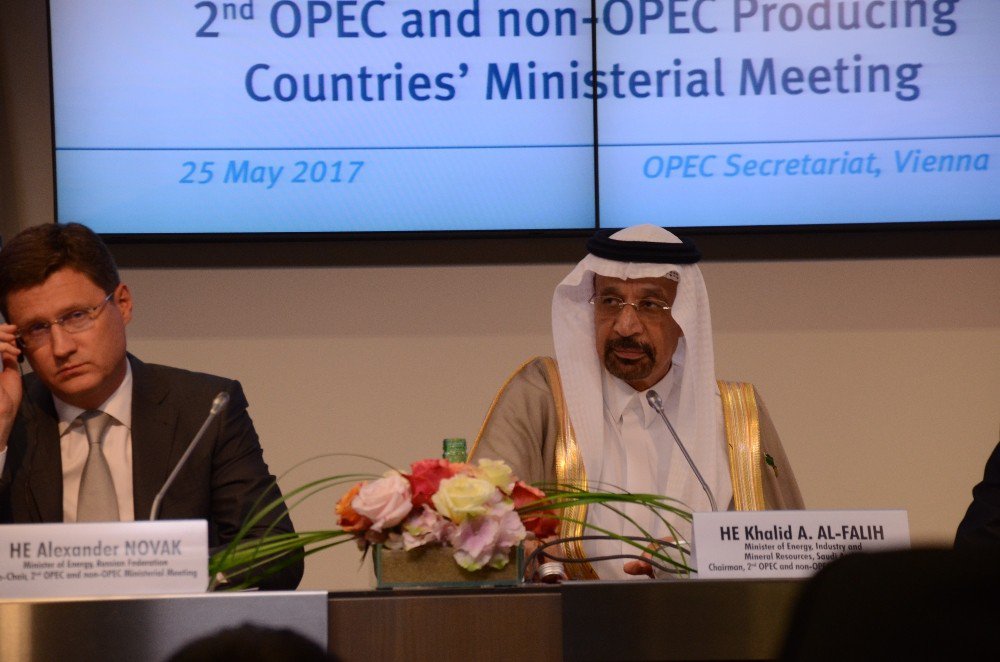 Opec, Petrol Üretimini Kısma Kararını 9 Ay Daha Uzattı