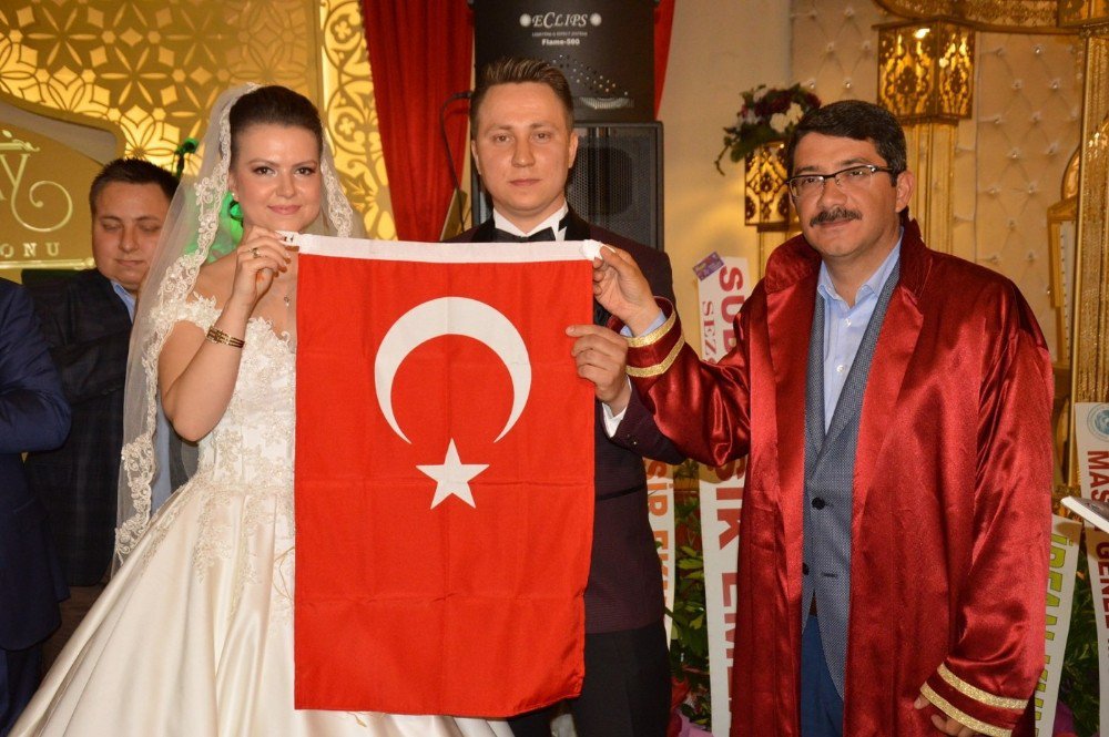 Dp Genel Başkanı Uysal Nikah Şahidi Oldu