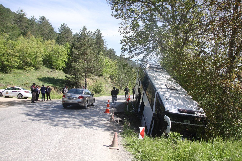 Bolu’da Yolcu Otobüsü Dereye Uçtu: 7 Yaralı