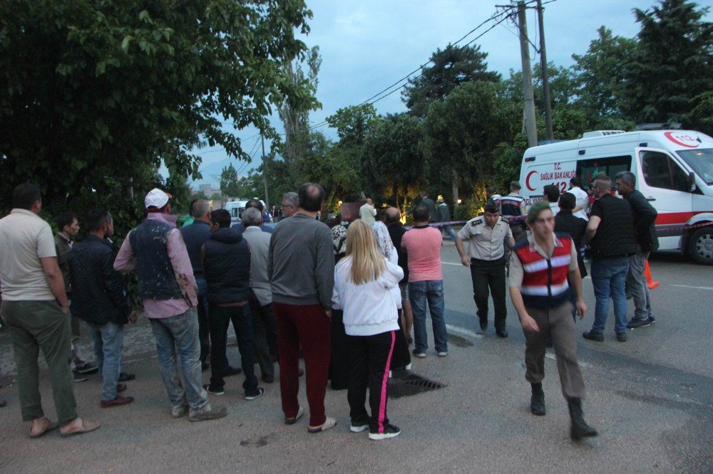 Bursa’da İki Araç Çarpıştı 1 Ölü 5 Yaralı