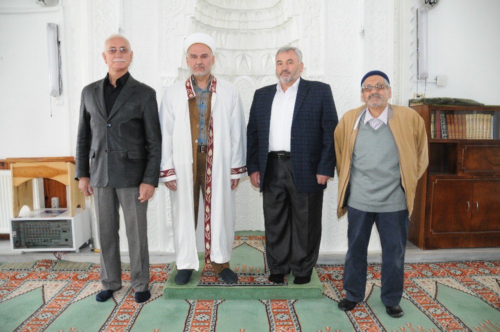 Çorum Belediyesi’nden Camilerde Ramazan Temizliği