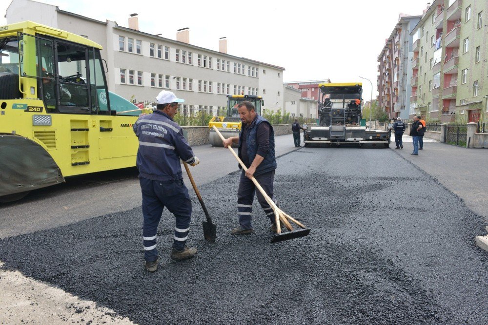 Yakutiye Belediyesi, Şükrüpaşa’yı Asfaltla Kaplıyor