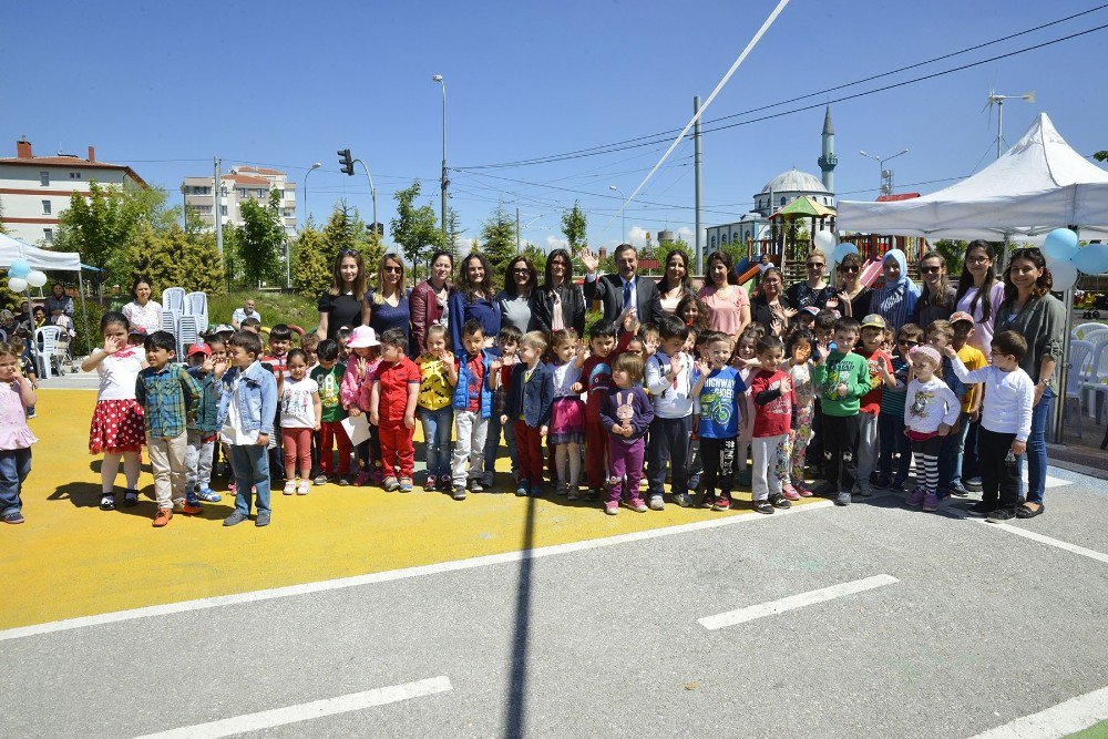 Başkan Ataç Okul Öncesi Eğitim Şenliklerine Katıldı