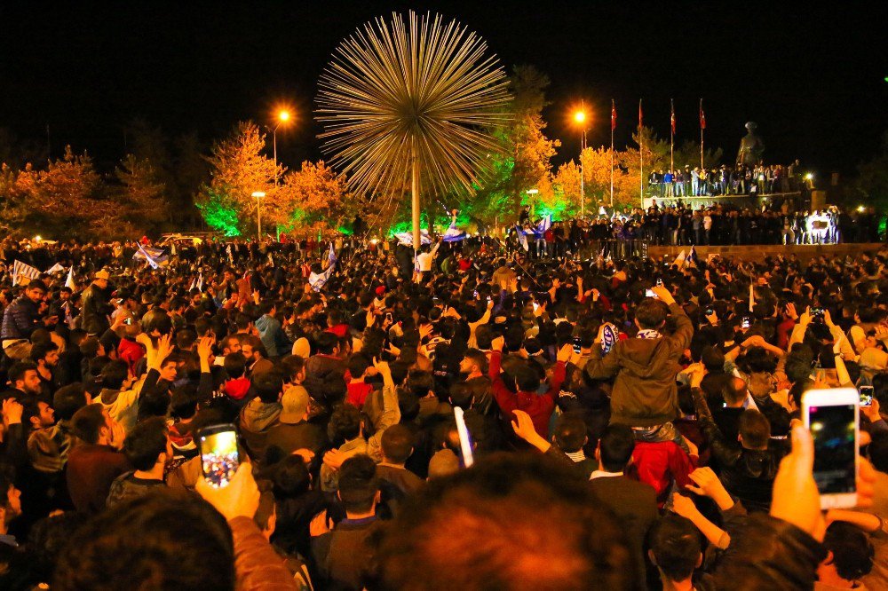 Erzurum’da Yer Ve Gök Mavi Beyaz