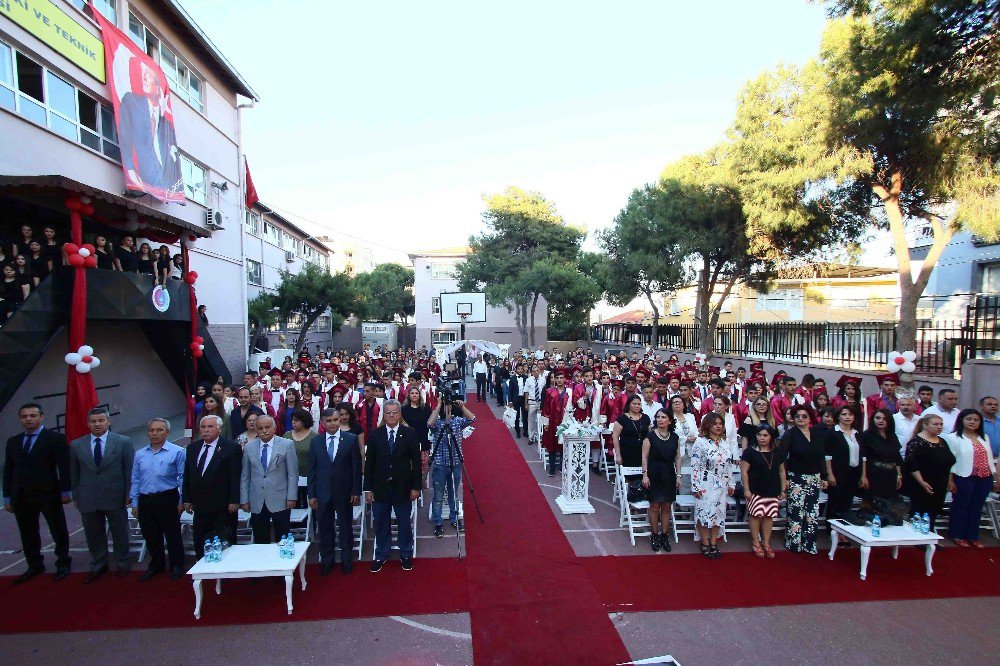 Öğrenciler Diplomalarını Başkan Karabağ’dan Aldı