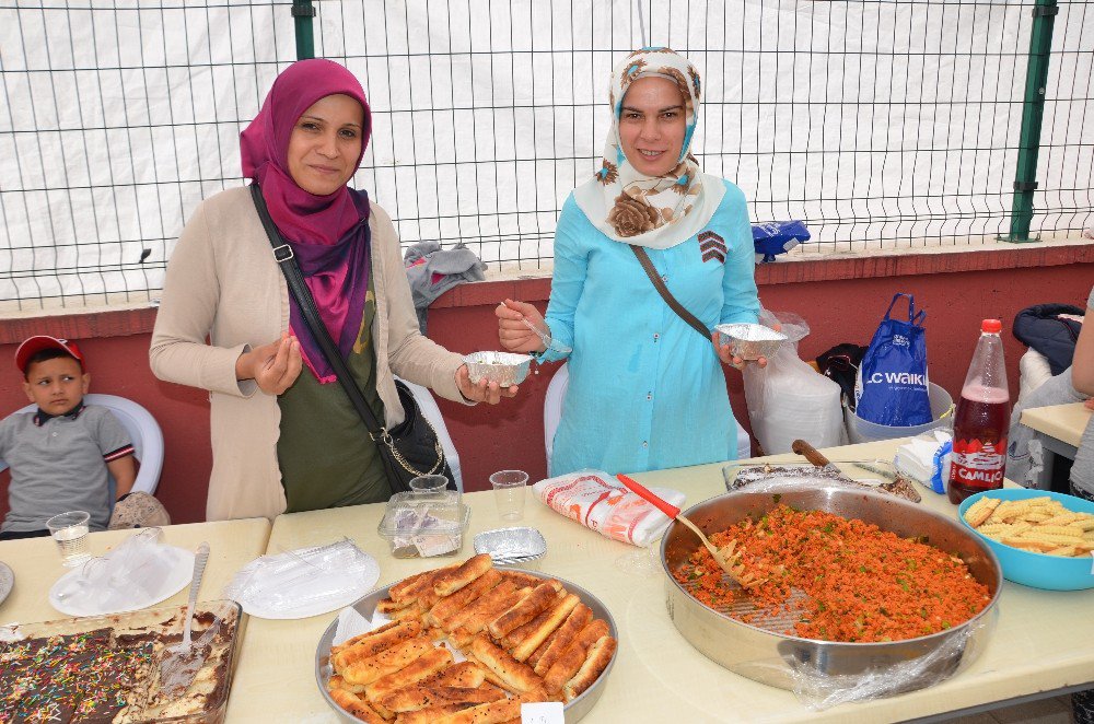 Hanönü’nde Yatılı Okuyan Öğrenciler Yararına Kermes Düzenlendi