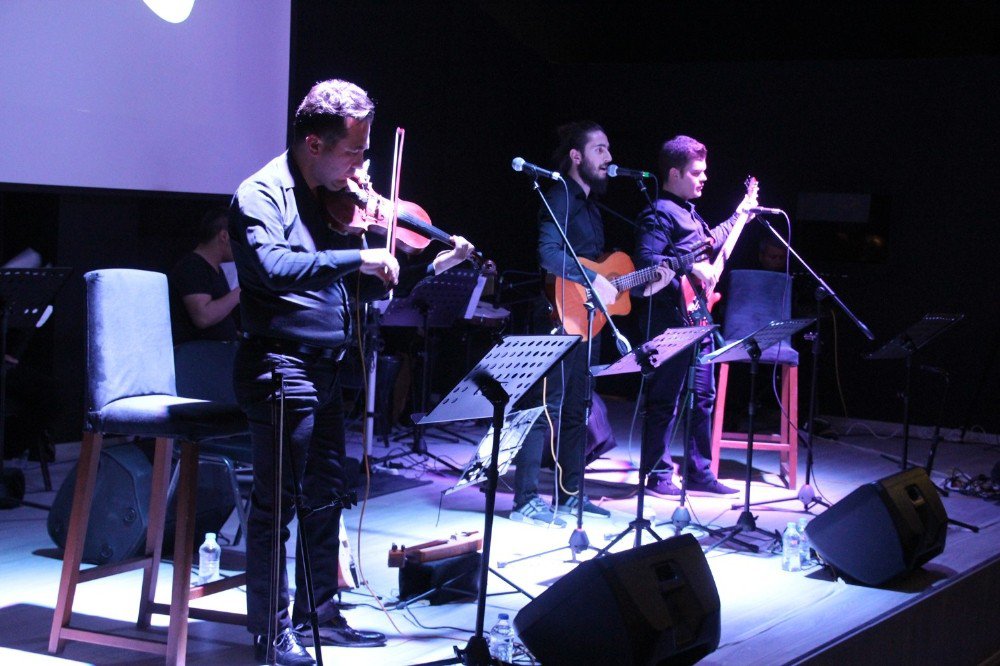 Kaymakam Orkestra Kurup Halk Konseri Verdi