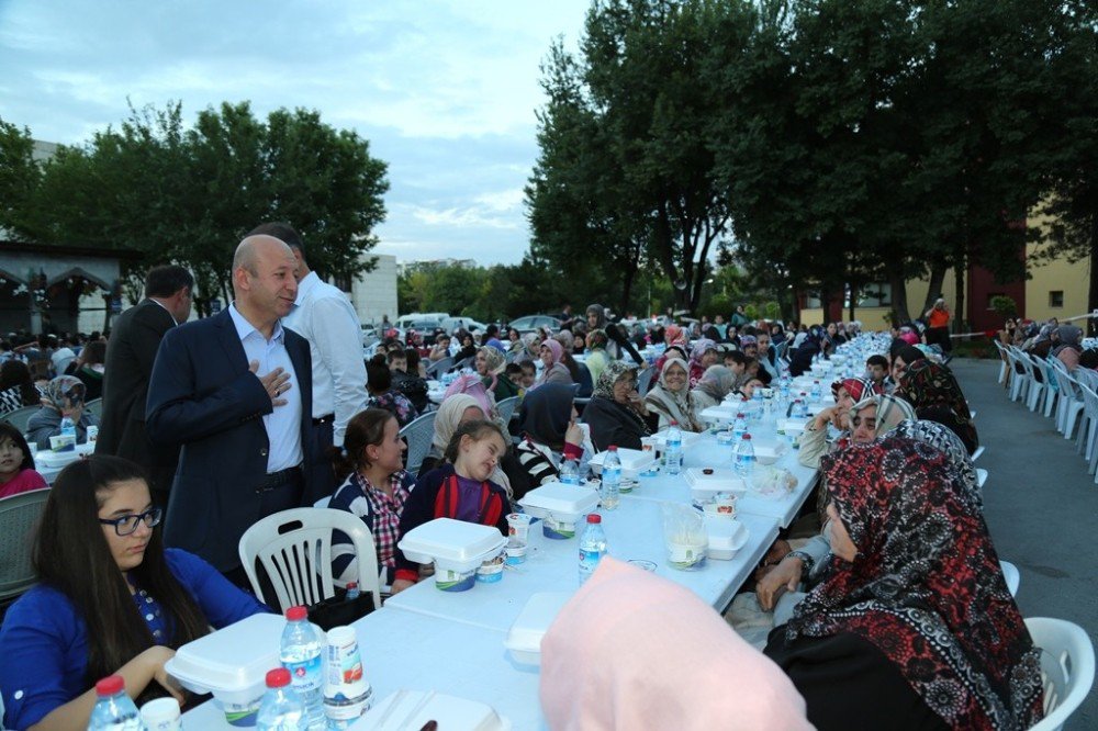 Başkan Çolakbayrakdar, "Vatandaşların Huzurlu Bir Ramazan Geçirmelerine Katkı Sağlayacağız"