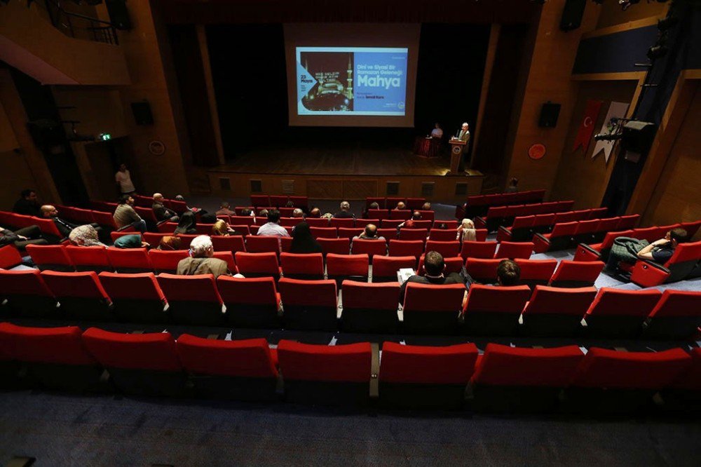 ‘Dini Ve Siyasi Bir Ramazan Geleneği: Mahya’ İsimli Konferans Akm’de Düzenlendi