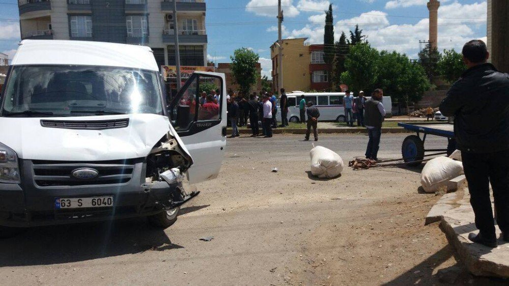 Öğrenci Servisi At Arabasıyla Çarpıştı: 1 Yaralı