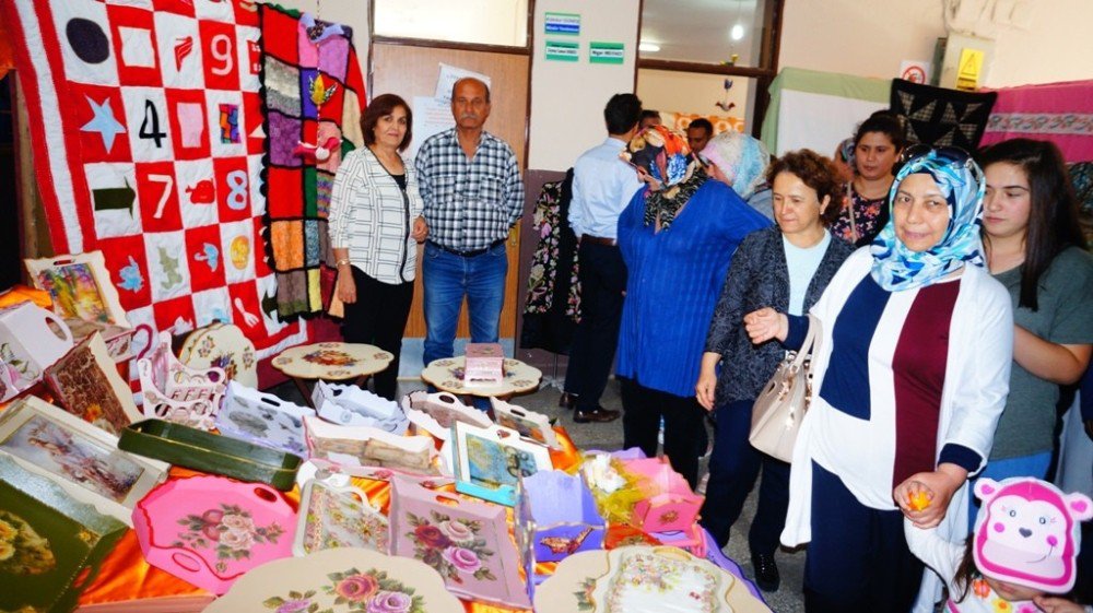 Sarıgöl Halk Eğitim Merkezinden Yıl Sonu Sergisi