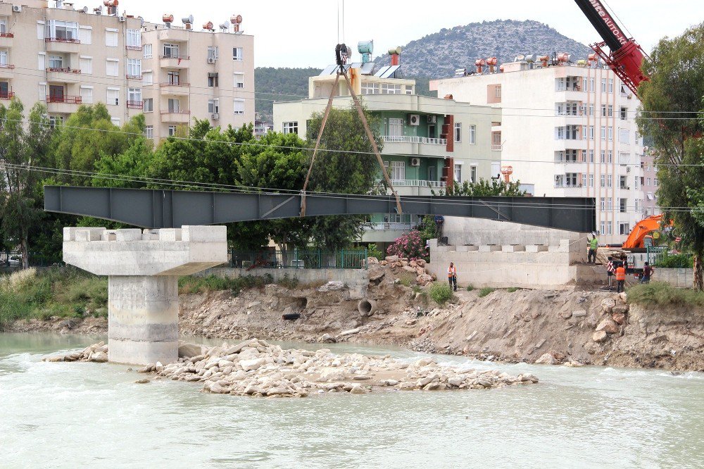 Silifke’de 4. Köprünün Çelik Kirişleri Konuldu