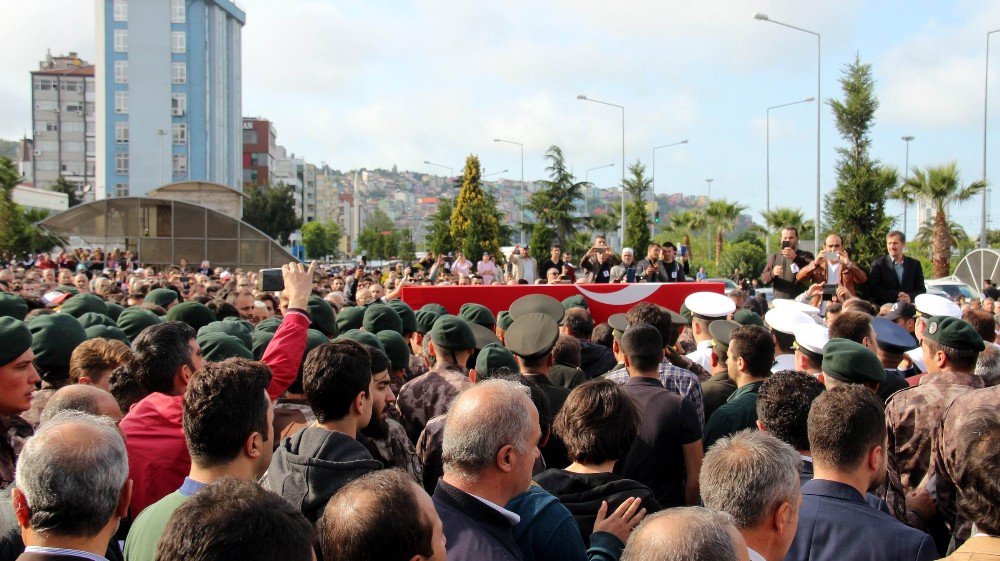 Şehit Özel Harekat Polisi Son Yolculuğuna Uğurlandı