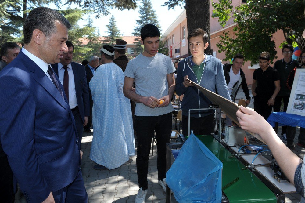 Uluslararası Yarışmalarda Dereceye Giren Robotlarını Tanıttılar