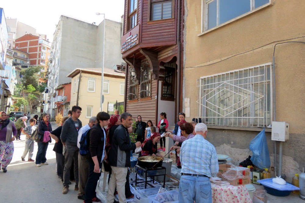 Mudanya Verem Savaş Derneği’nden Vefa Lokması