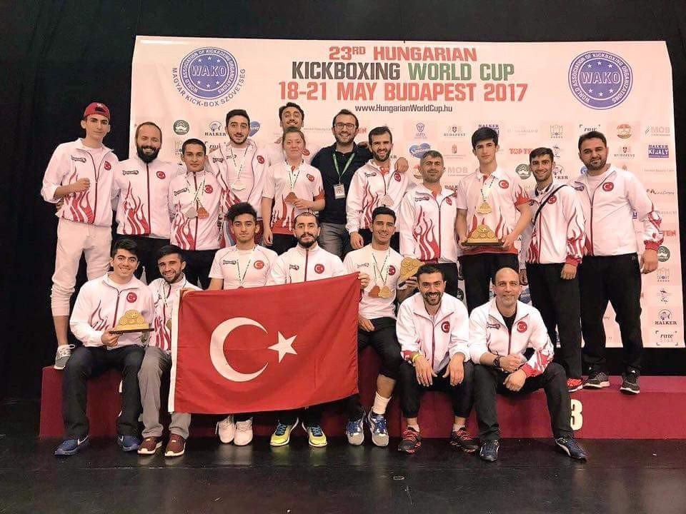 Kick Boks Şampiyonası Sporcuları Madalya Yağmuruna Tutuldu