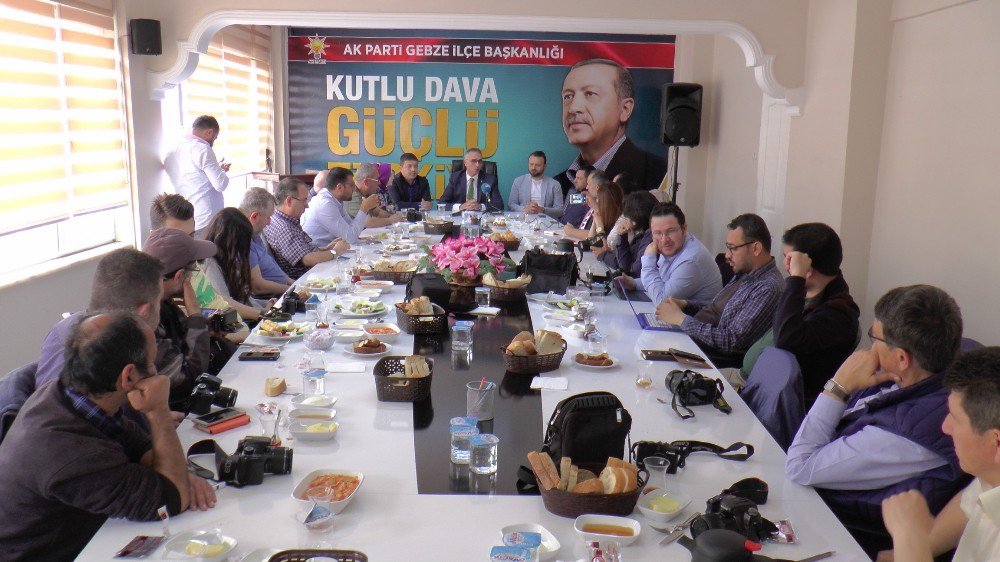 Ak Parti Gebze İlçe Başkanı Hasan Soba, Basın İle Bir Araya Geldi