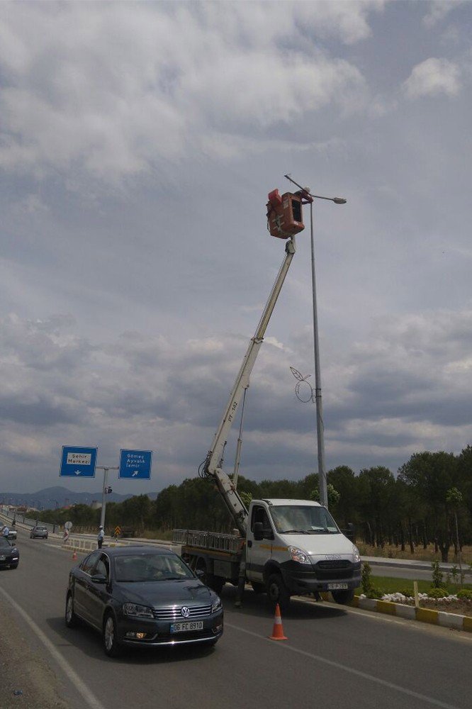 Burhaniye’de Sokaklar Işıl Işıl Olacak