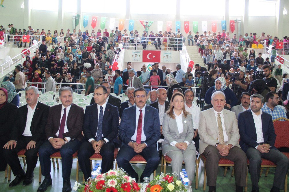 Bakan Tüfenkci Malatya’da Okuma Şenliğine Katıldı