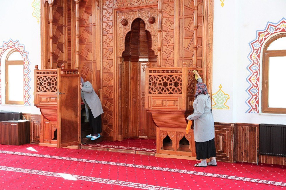 Başiskele’nin Camileri Ramazan Ayına Hazır