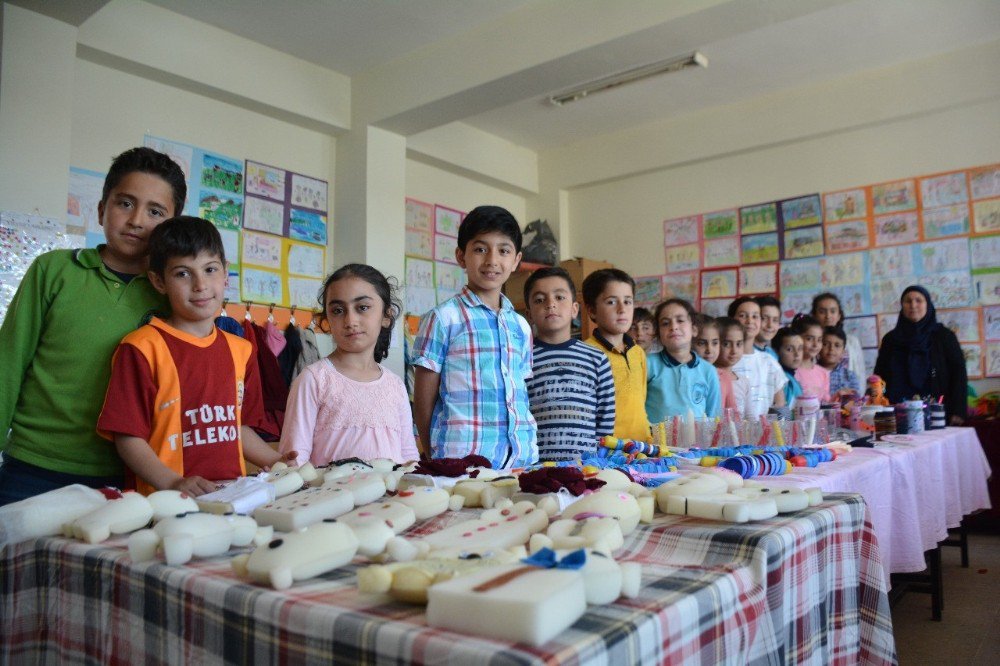 Tatvanlı Öğrencilerden Yılsonu Sergisi