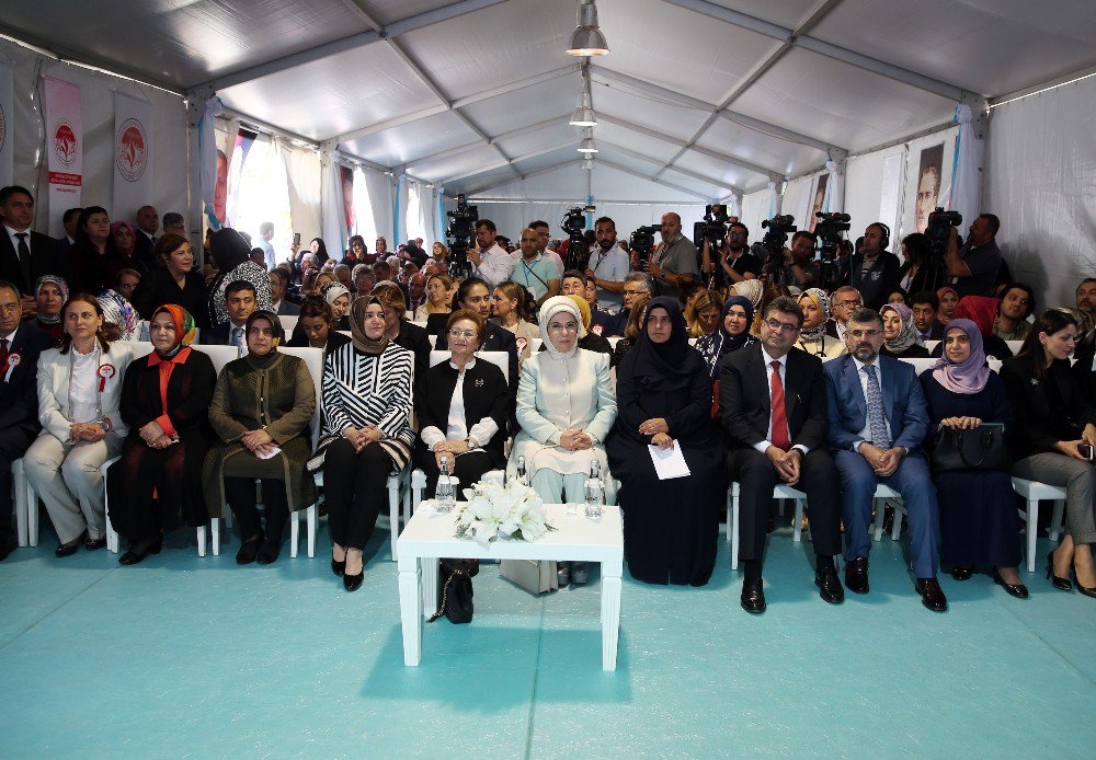 Emine Erdoğan “Bir Umut, Bir Ufuk” Projesinin Açılış Programına Katıldı