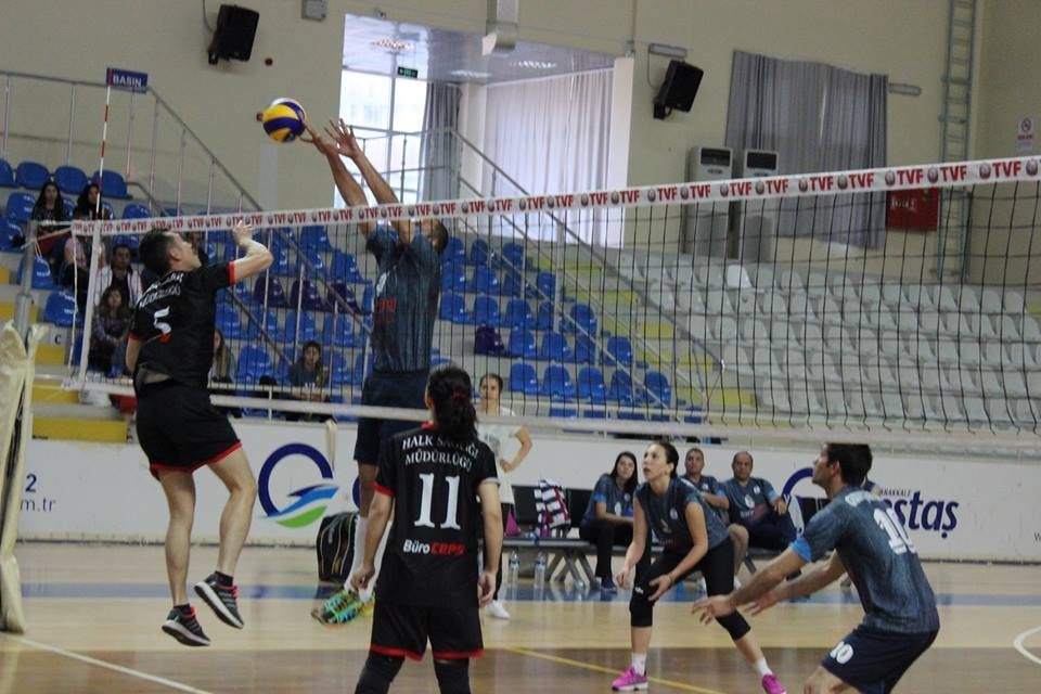 Voleybolda Şampiyon Gençlik Spor