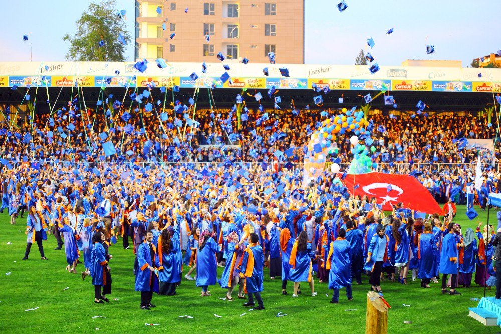 Başbakan Yardımcısı Canikli, Giresun Üniversitesi’nde Mezuniyet Törenine Katıldı