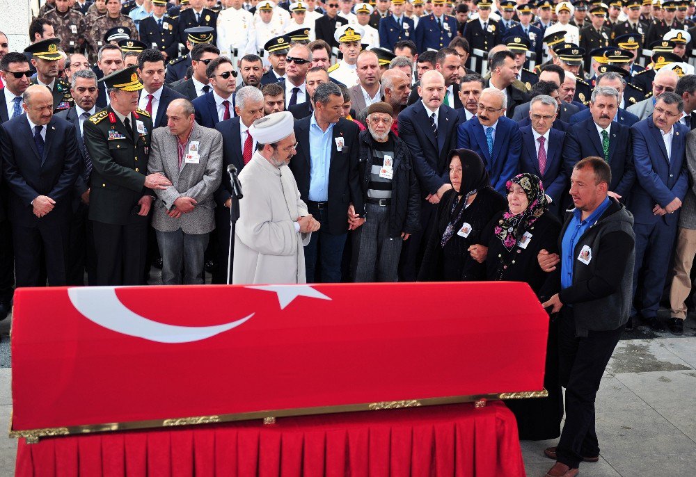 Hakkari Şehidi Gözyaşlarıyla Uğurlandı