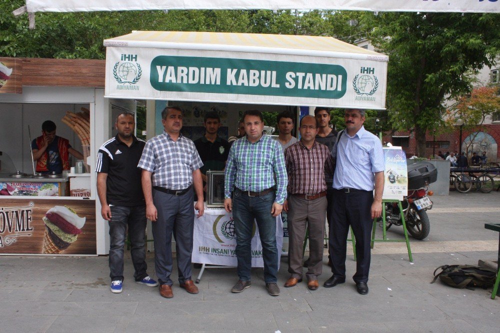 İhh’dan Yardım Kampanyası İçin Stant