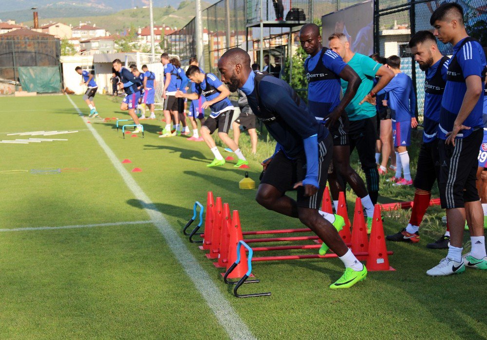 Karabükspor, Transfer Çalışmalarını Hızlandırdı