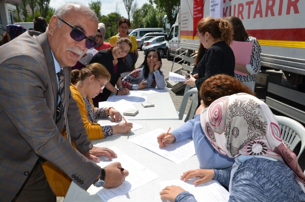 Aile Ve Sosyal Politikalar İl Müdürlüğü Kan Bağışında Da Duyarlılık Gösterdi