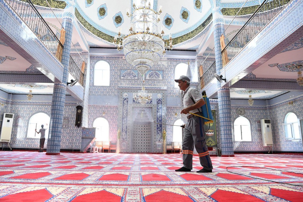 Konyaaltı’nda Cami Ve Mescitlerde Temizlik