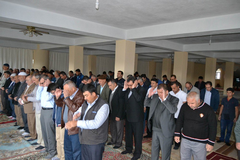 Kulu’da Yapımı Süren Yeşil Cami Kısmen İbadete Açıldı