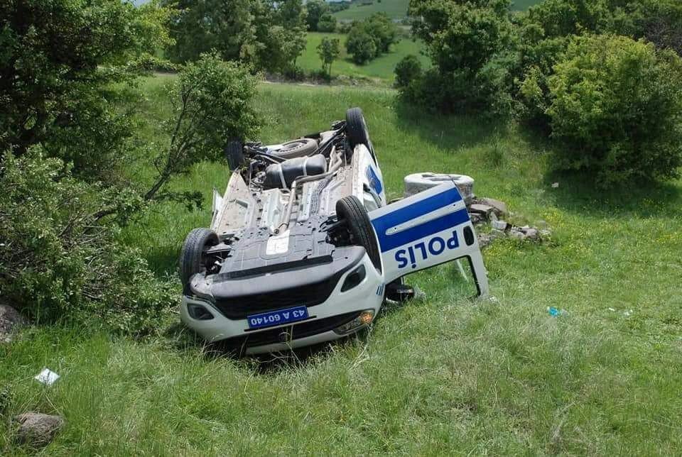 Kütahya’da Polis Aracı Devrildi: 2 Yaralı