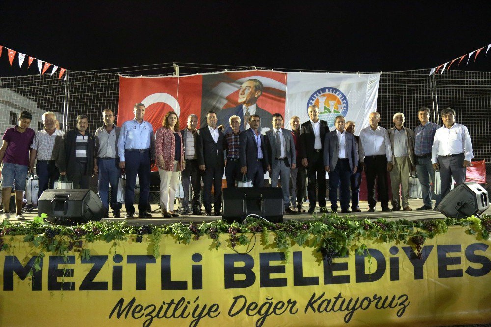 Mezitli Belediyesi, Örtü Altı Üzüm Festivali Düzenledi