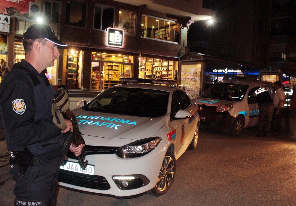 Niğde’de Jandarma Ve Polisten Gece Yarısı Uygulaması