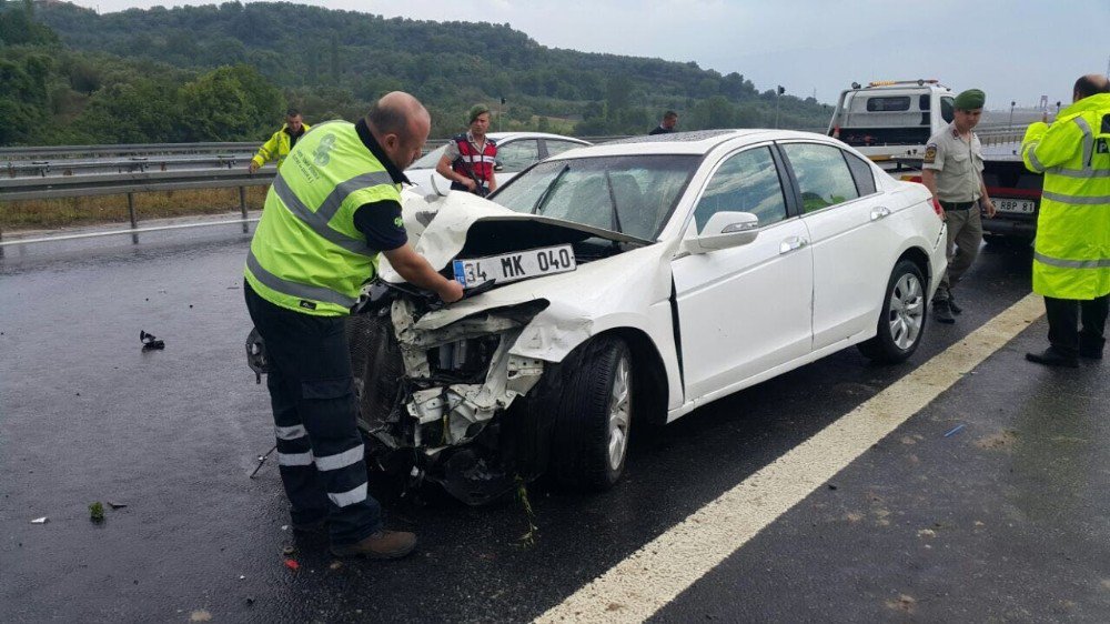 Oto Yolda Akıl Almaz Kaza: 1 Ölü, 3 Yaralı