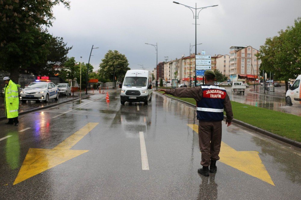 Sivas’ta Polis Ve Jandarmadan Ortak Trafik Uygulaması